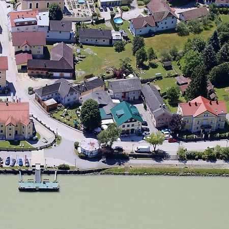 Zum Schiffmeister Wesenufer Exterior foto