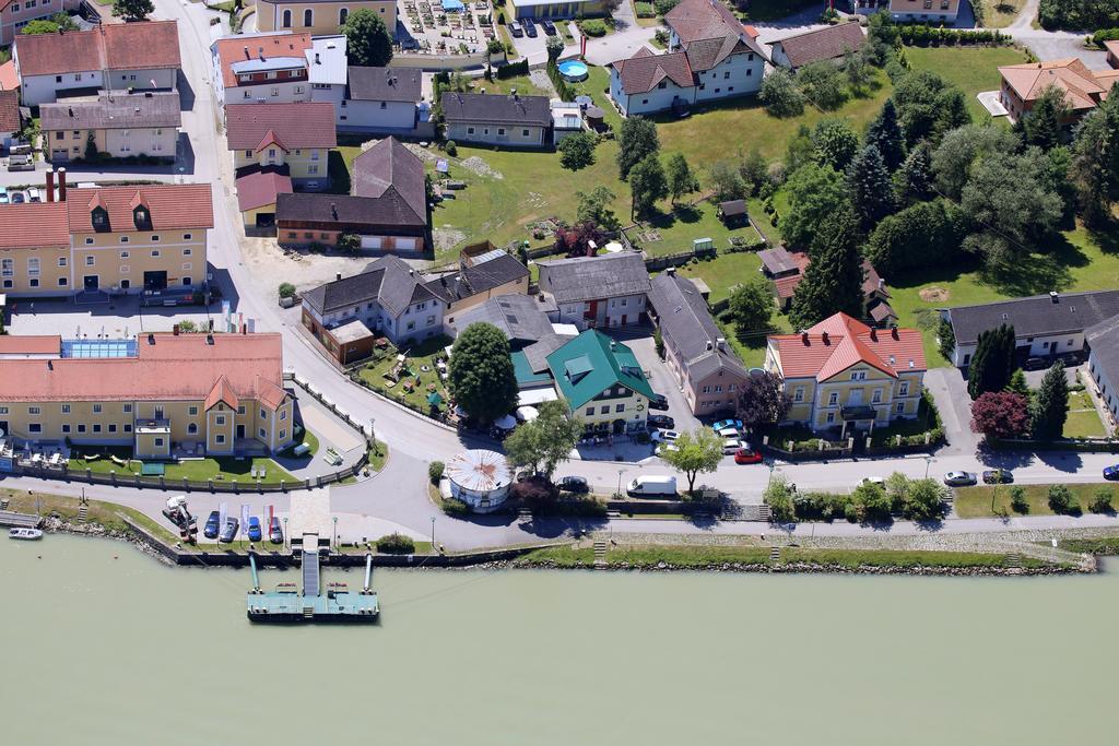 Zum Schiffmeister Wesenufer Exterior foto